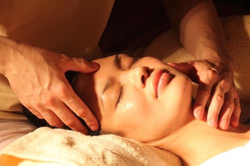 Une photo de massage kobido